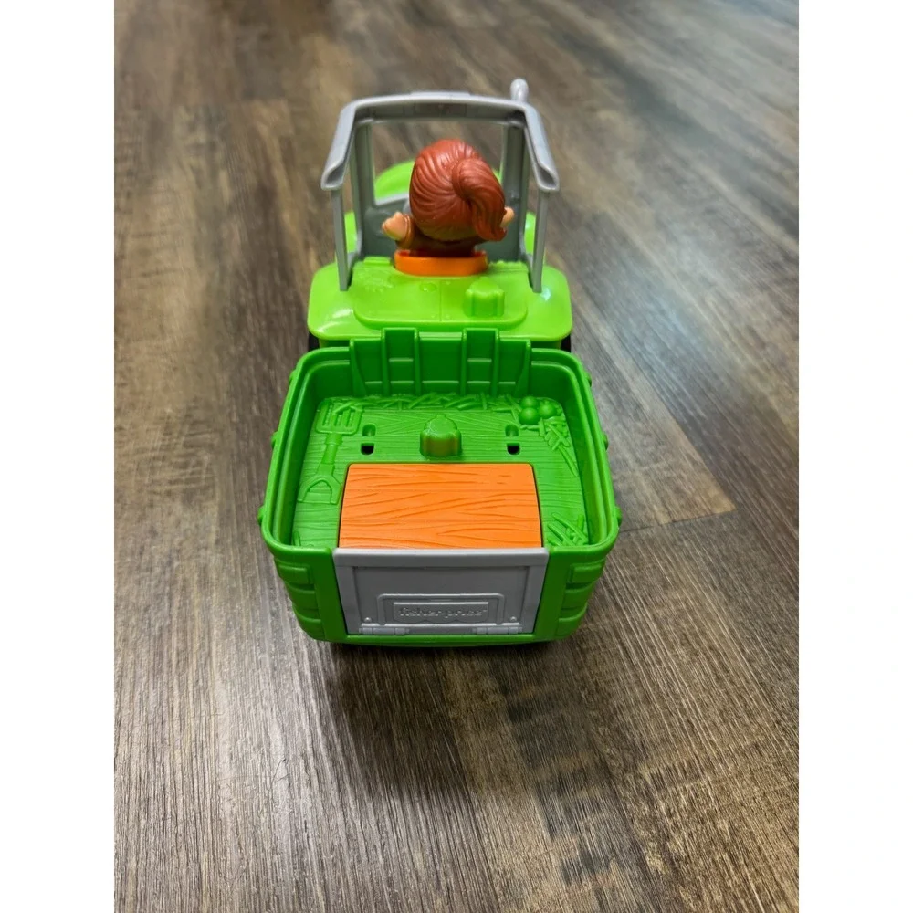 Fisher-Price Little People Caring for Animals Tractor Green with Trailer Dog Fig